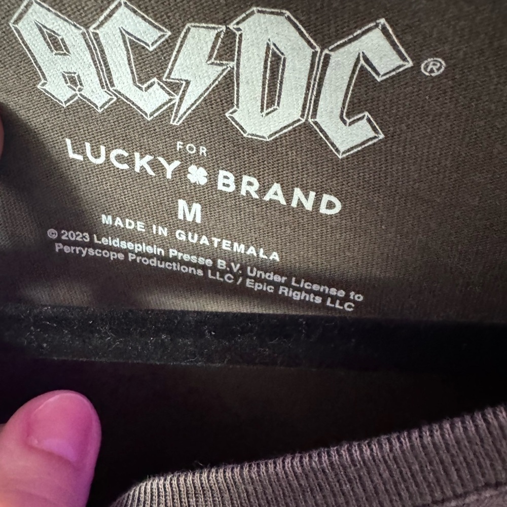 Lucky Brand x ACDC Mens Black Wash Logo Hells Bell Fly Patch Rock Band T-Shirt - Picture 5 of 5